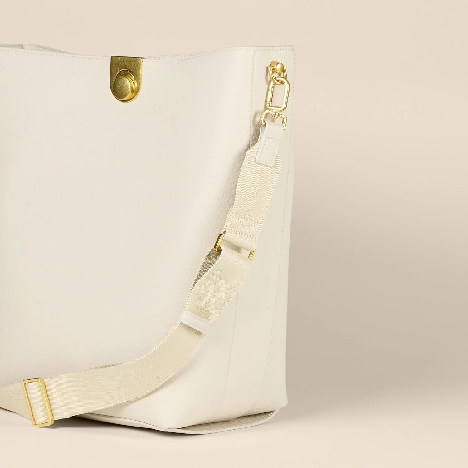 Amazon Essentials Women's Bucket Bag