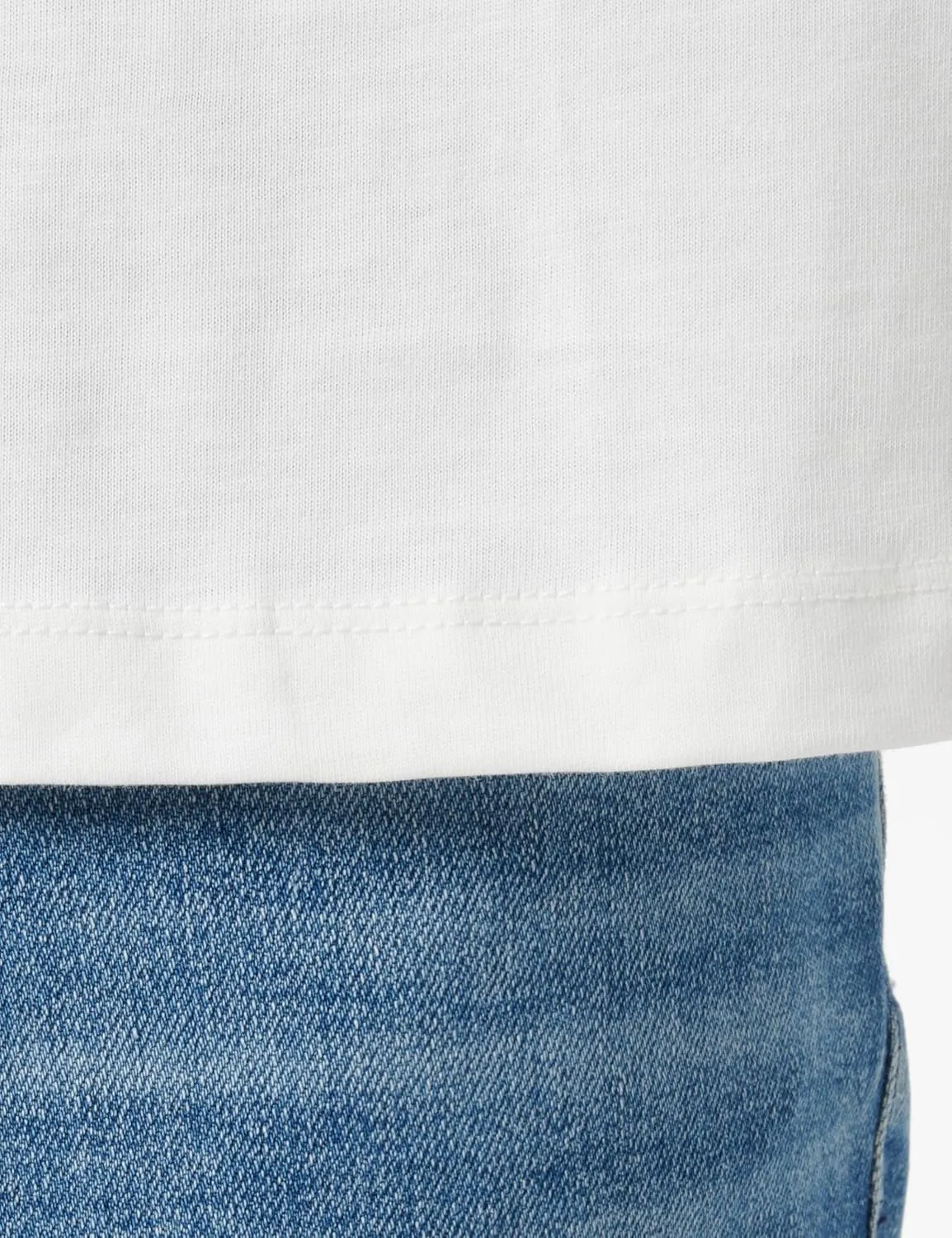 Armani Exchange Men's 1991 Milano/New York Text Creating Central Square on Regular Fit Tee