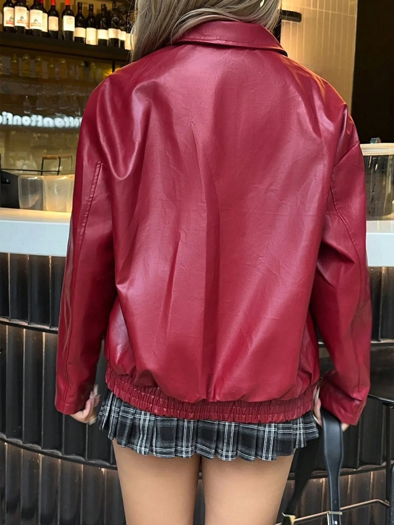 Cherry Vibes Abrigo PU con Hombro Descubierto en
