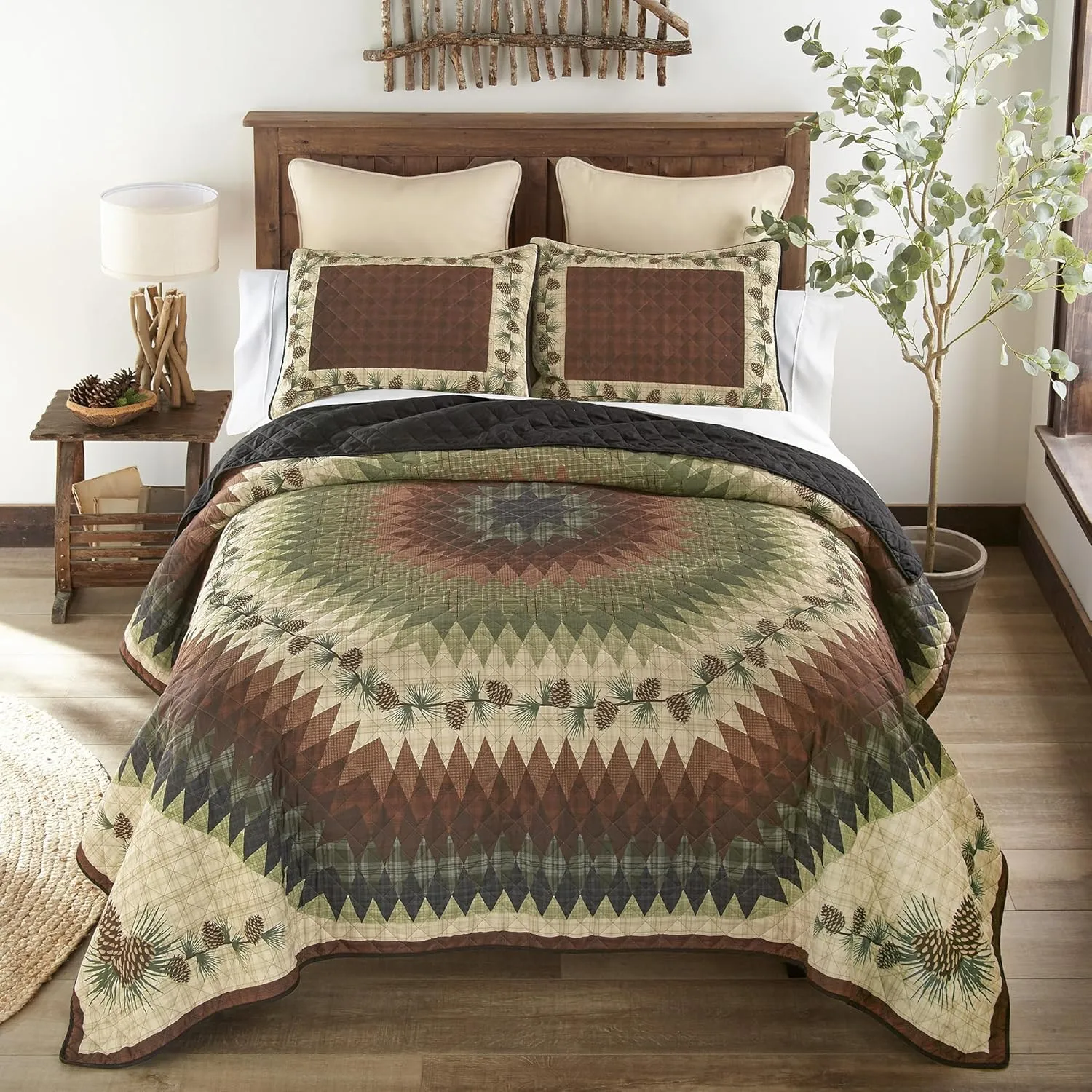 Donna Sharp Pine Circle Quilted Bedding Set - 3-Piece King Size Quilt Set - Includes 1 Quilt and 2 King Pillow Shams - Machine Washable - Traditional Design