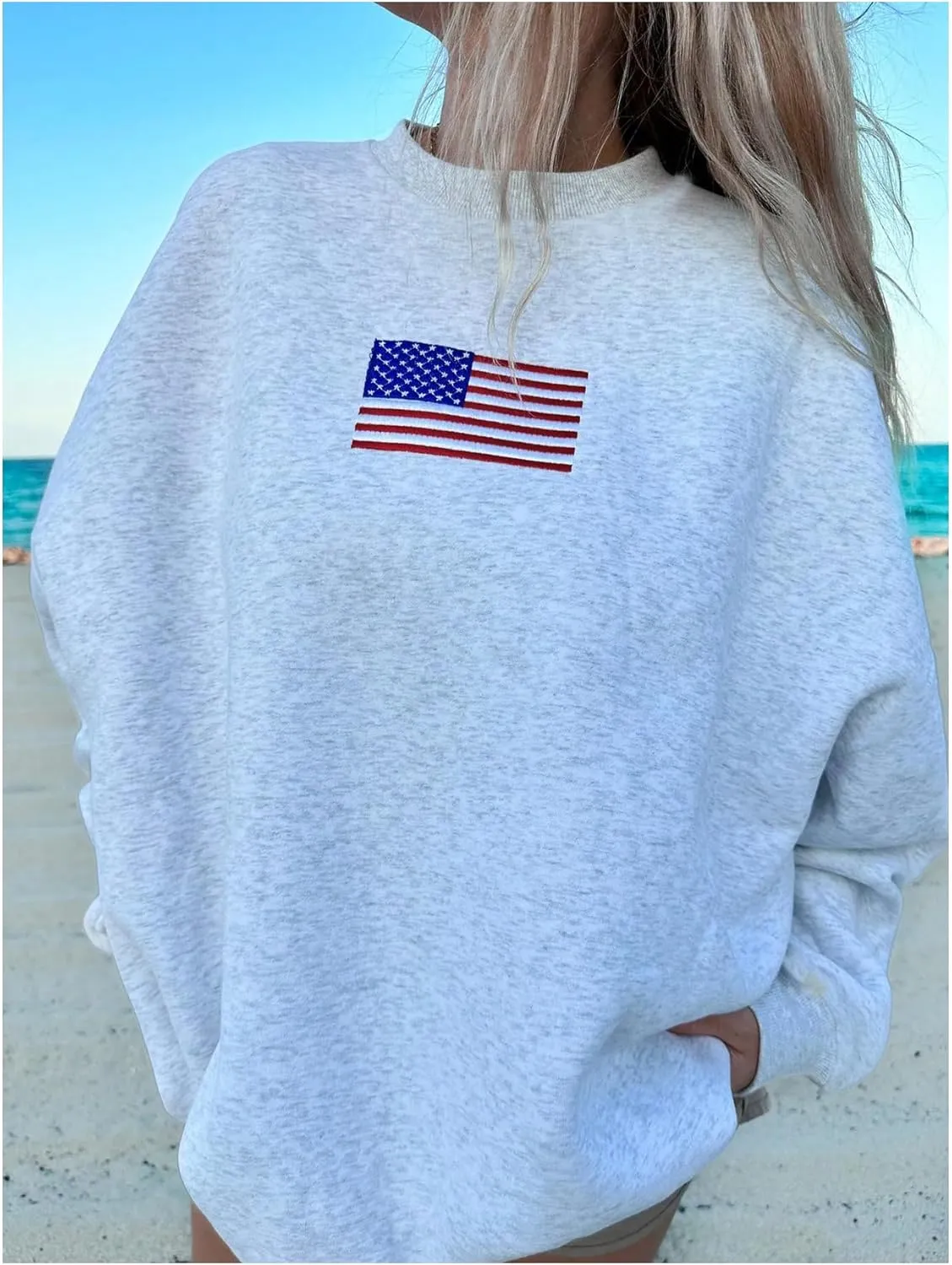 GORGLITTER Women's American Flag Pattern Oversized Sweatshirts Long Sleeve Crewneck Loose Streetwear Pullover Tops