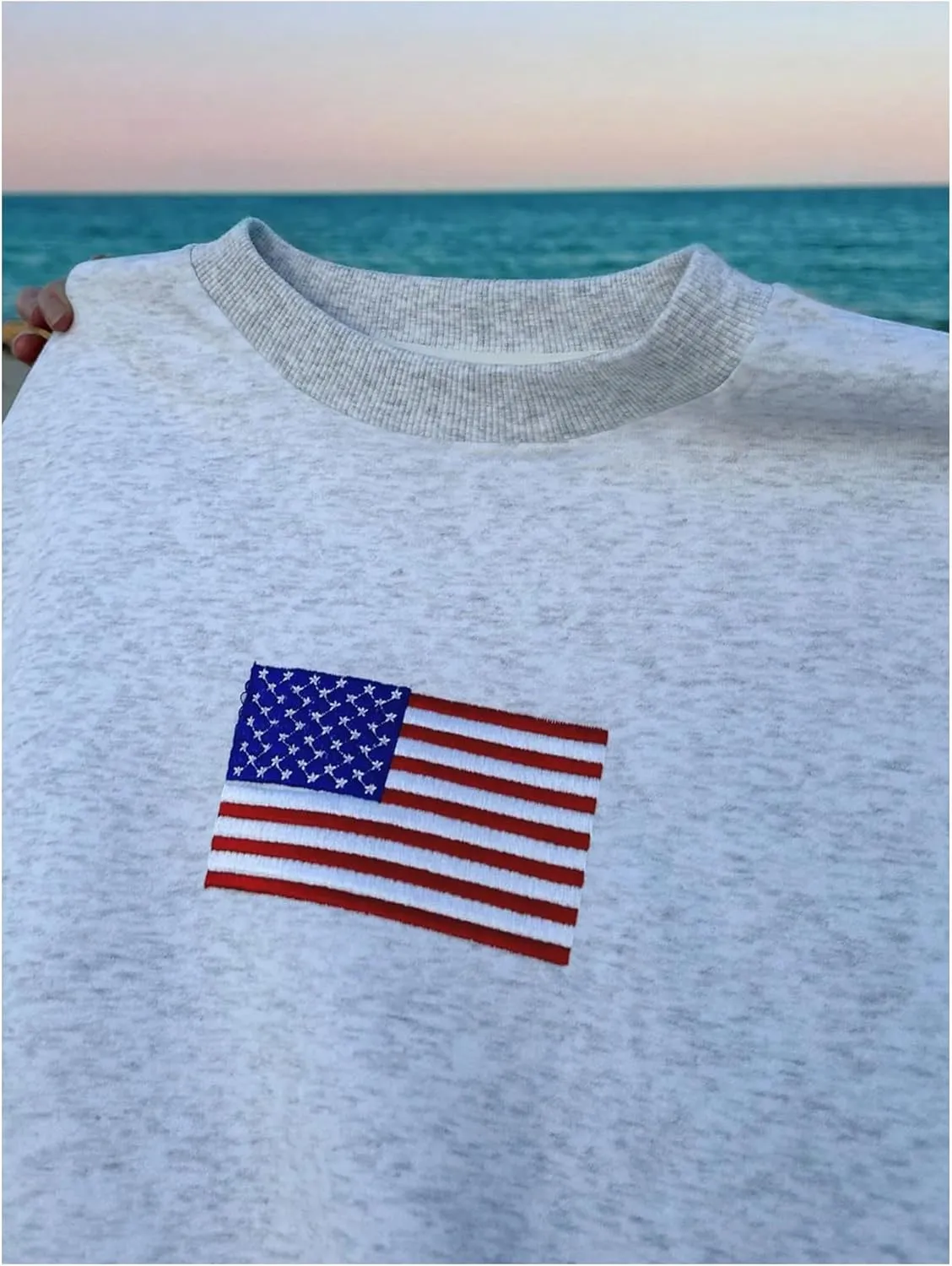 GORGLITTER Women's American Flag Pattern Oversized Sweatshirts Long Sleeve Crewneck Loose Streetwear Pullover Tops