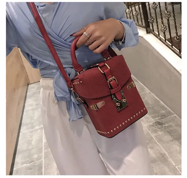 Korean Square Messenger Version Handbags Bag Digital Bag Square of Messenger Box Streamlined the Wild Mobile Bag C40 Package Rivet