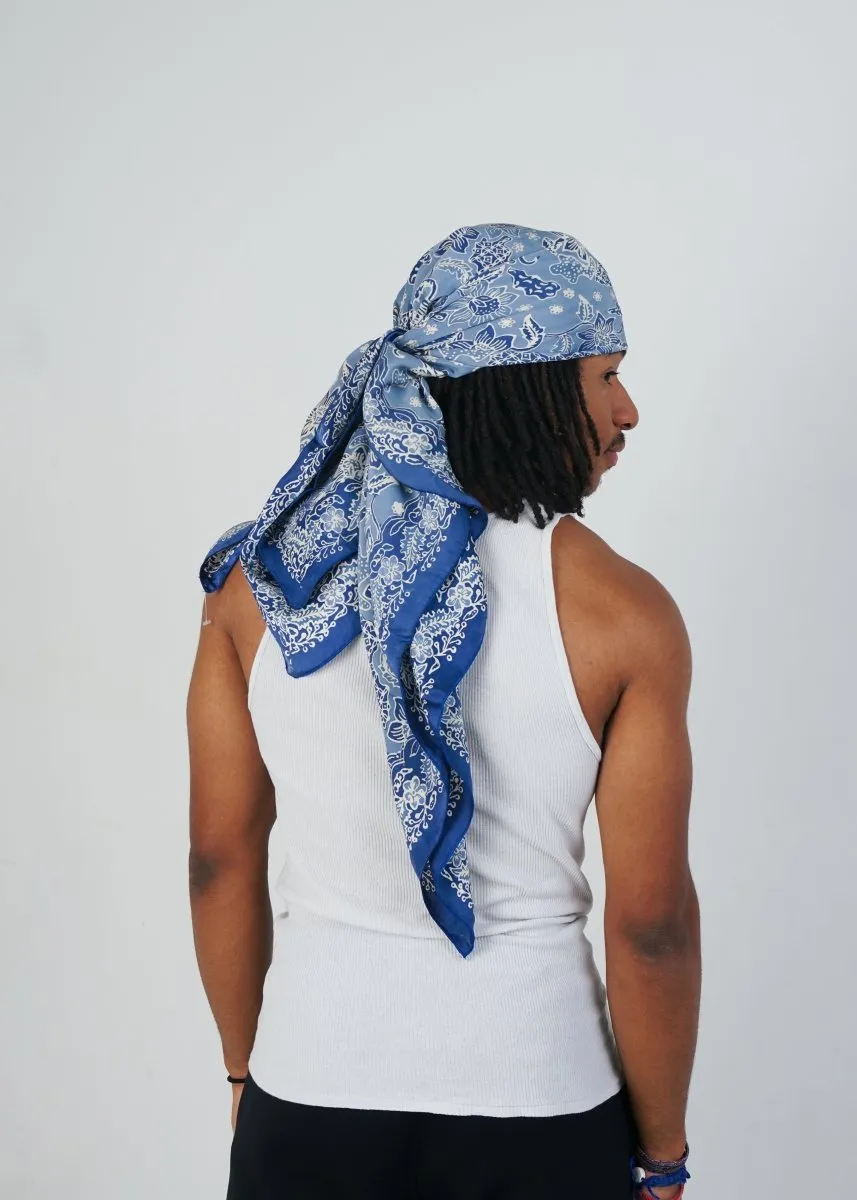 LARGE SKYY BLUE REFINED SILK SQUARE