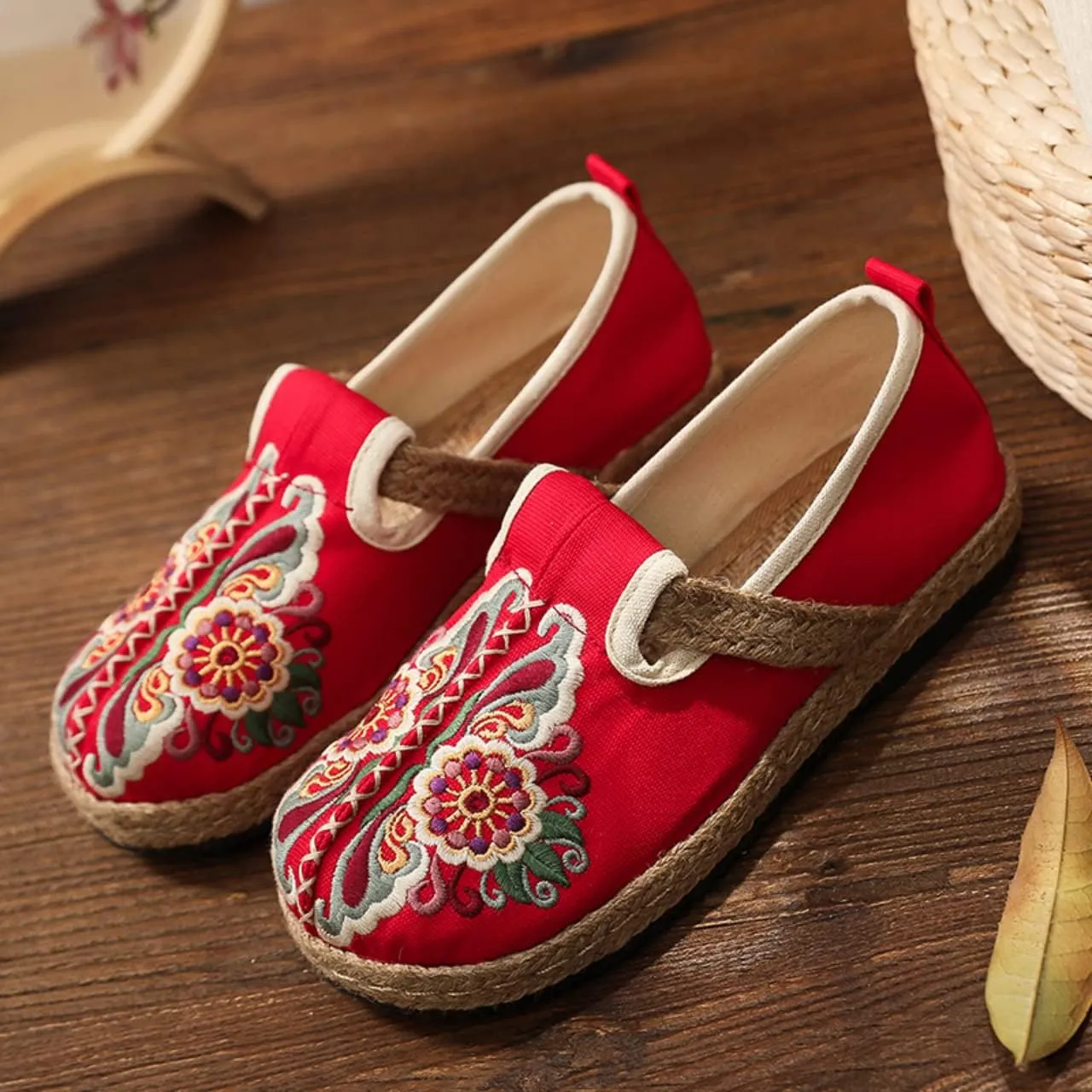 Micoklinlin Canvas Loafers for Women Espadrilles Slip on Flat House Shoes Embroidered Shoes Ethnic Style Casual Sneakers