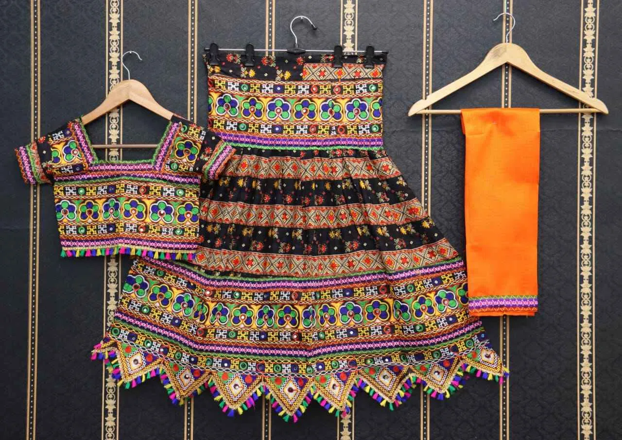 Navratri Highly intuitive Kids Refined Lehenga