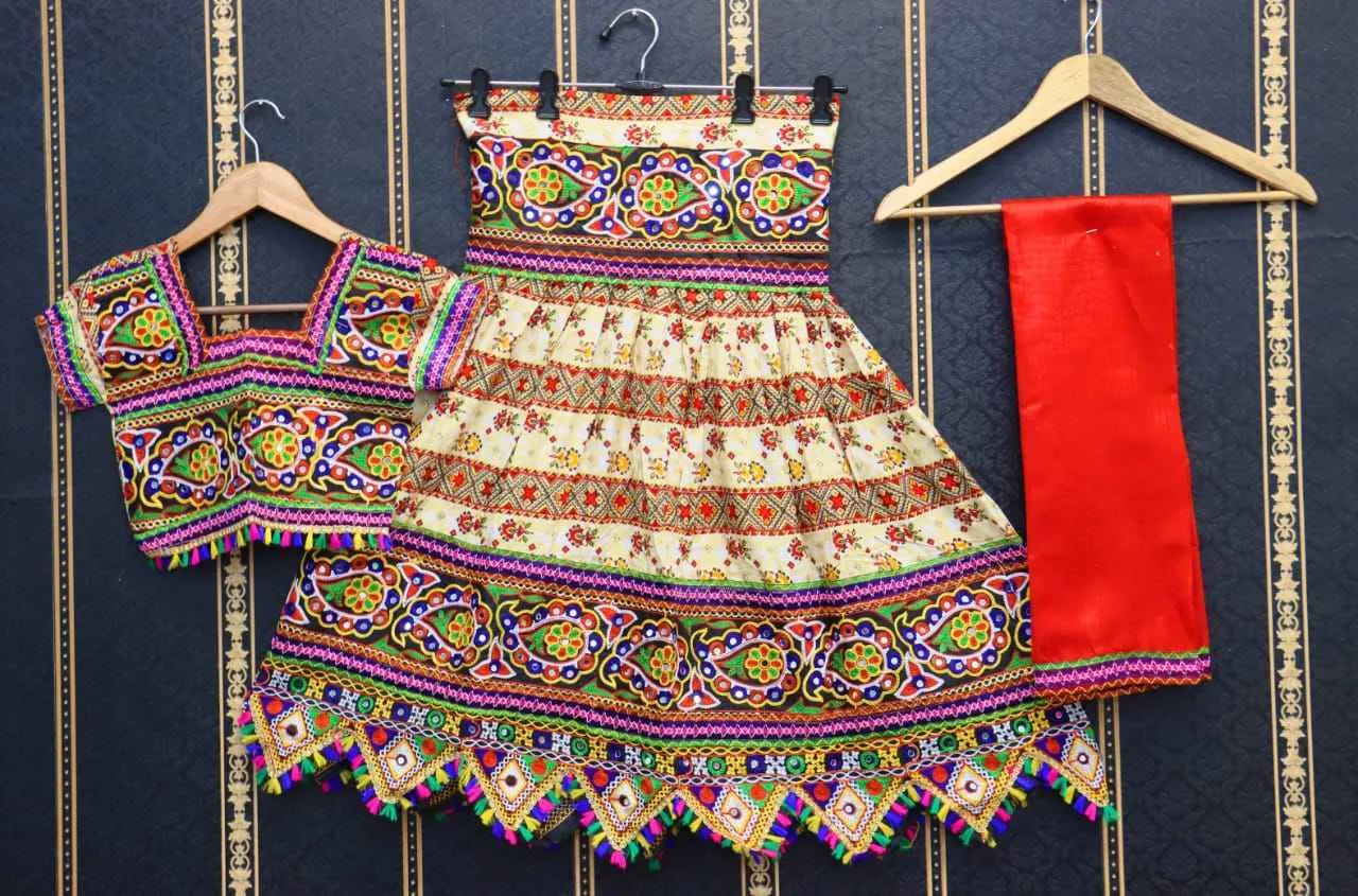 Navratri Highly intuitive Kids Refined Lehenga