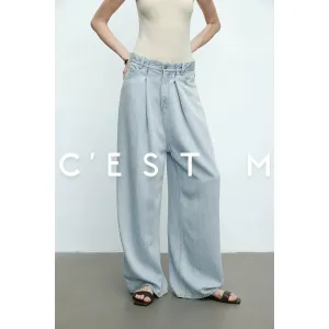 Pleated Wide-Leg Jeans