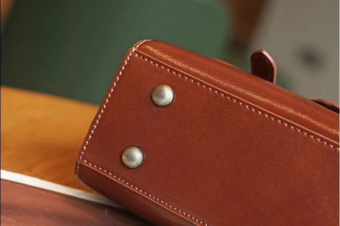 The Regal Satchel