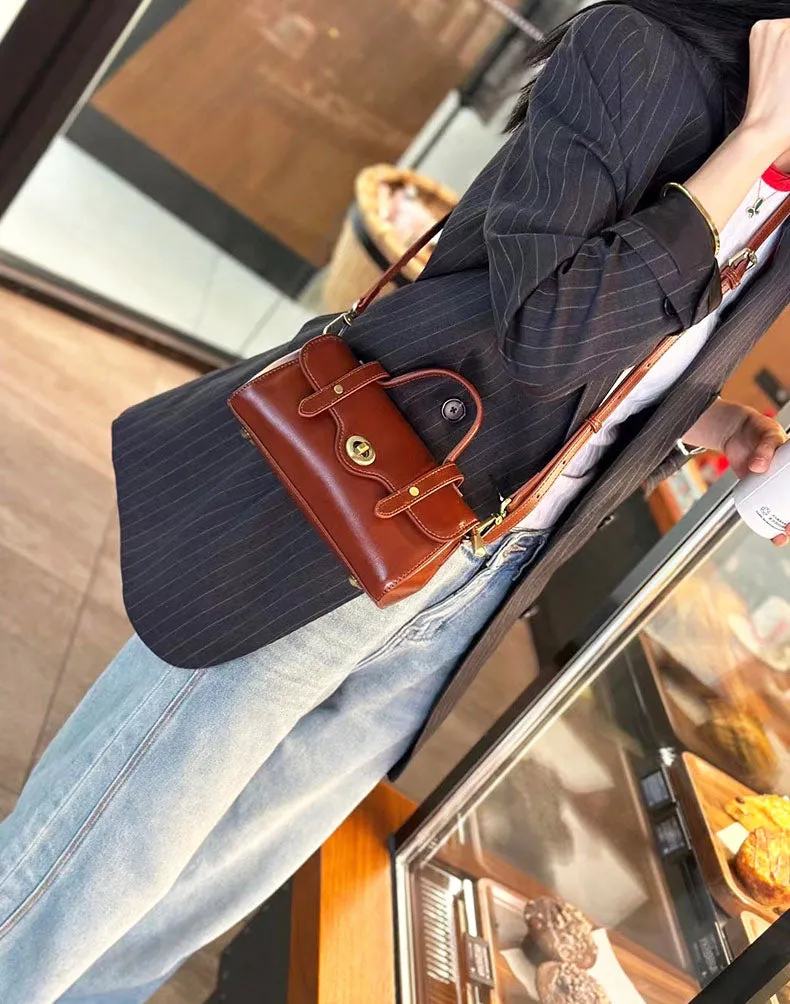 The Regal Satchel