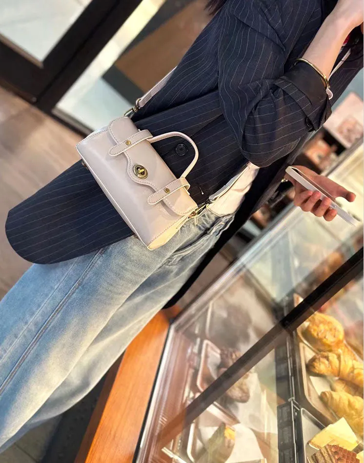 The Regal Satchel