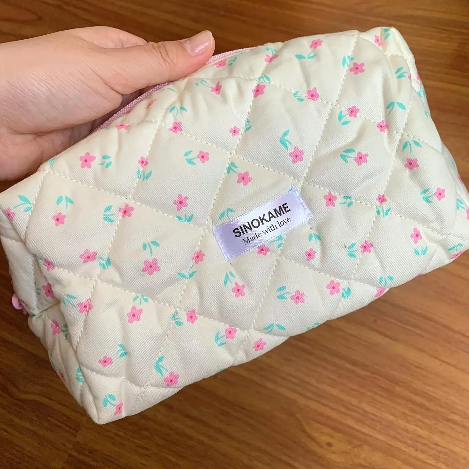 Travel Makeup Bag, Cute Quilted Aesthetic Handmade Cotton Cosmetic Bags for Women, Handmade Cute Coquette Aesthetic Floral Toiletry Storage Bag, Cream Florals
