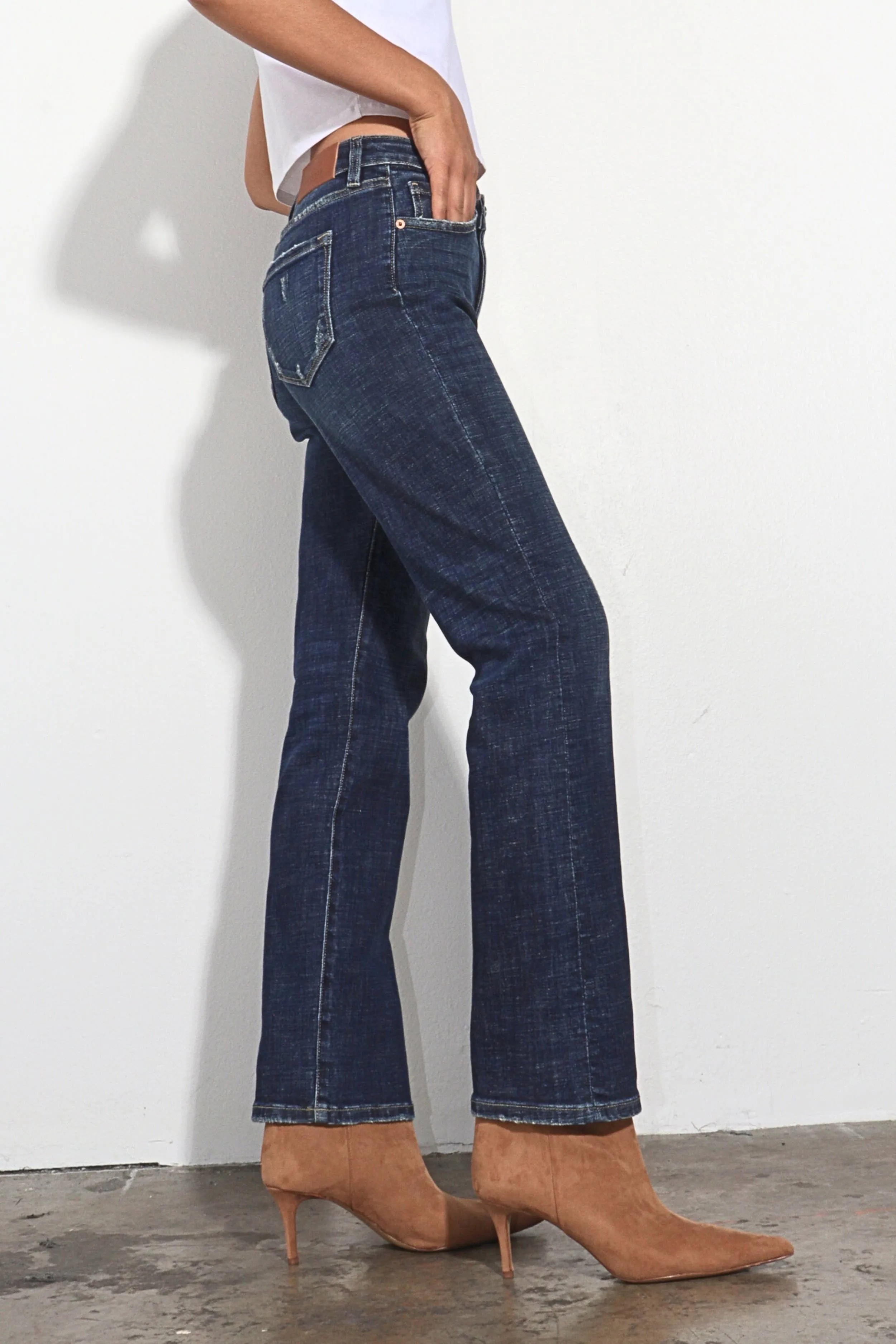 TUMMY CONTROL HIGH RISE STRETCH STRAIGHT JEAN