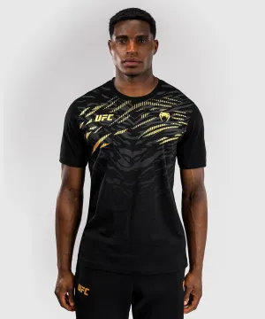 Venum Men's Standard Replica Short Sleeve T-Shirt, Black/Gold, Small US
