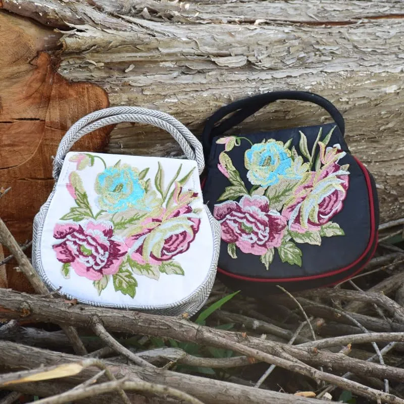 Vintage Ethnic Style Embroidered Flower Handbag - Women's Canvas Wrist Bag
