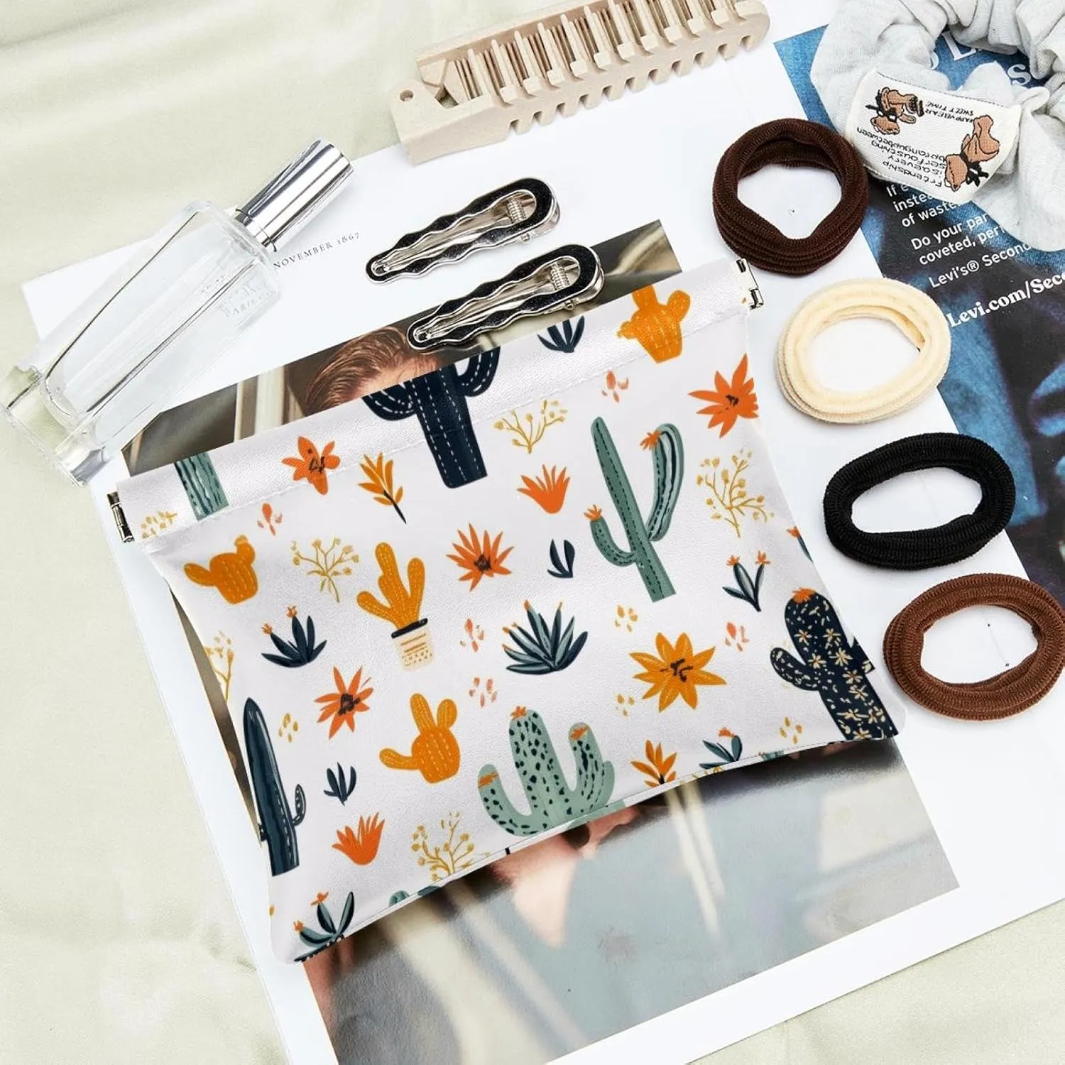 Western Themed Cactus Cowboy Boho Seamless Pattern Pocket Cosmetic Bag, Waterproof Squeeze Makeup Bag No Zipper Self-Closing, Portable Mini Travel Storage for Headphones Jewelry