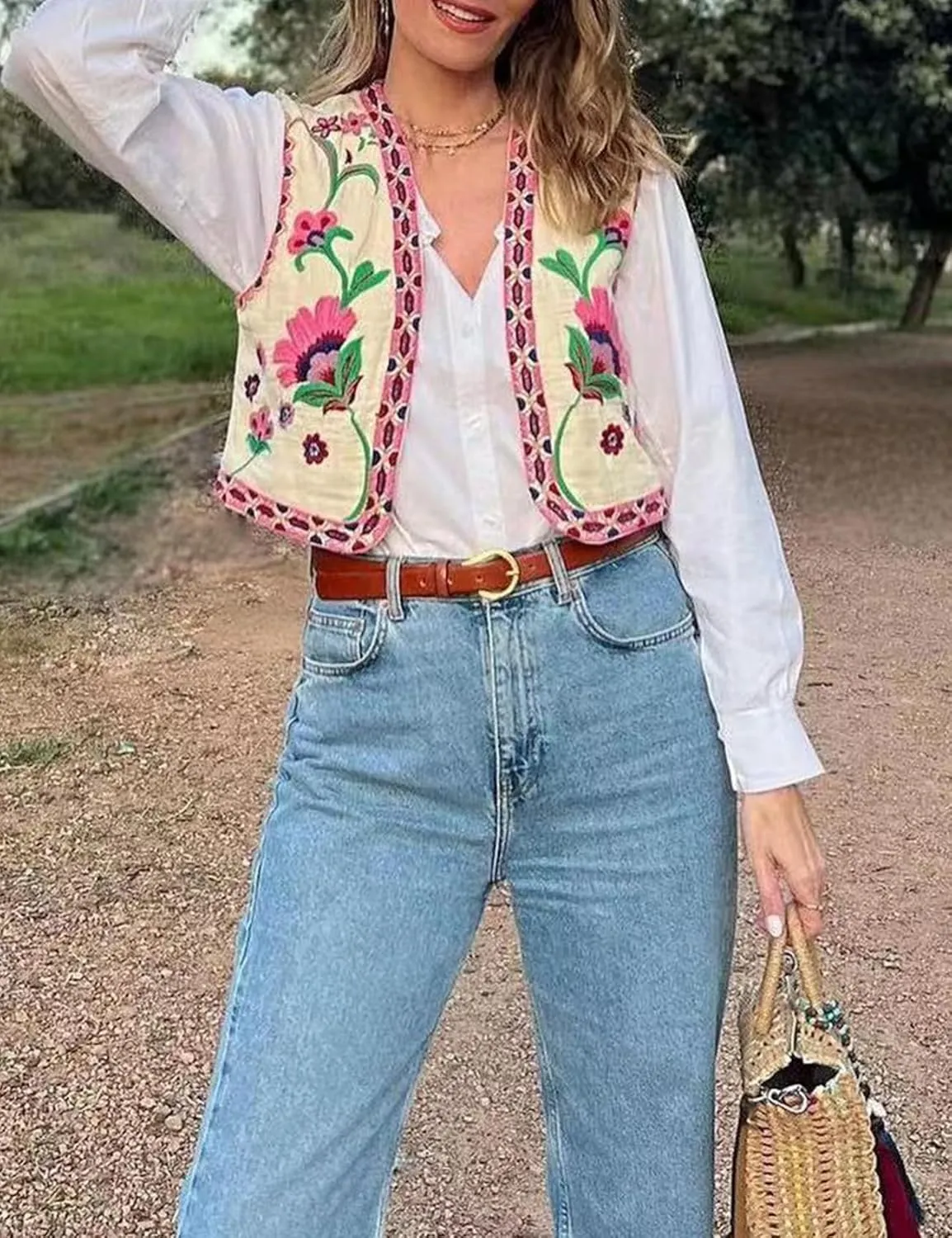 Wyeysyt Women Floral Embroidered Vest Vintage Sleeveless Boho Y2k Cardigan Open Front Cropped Waistcoat